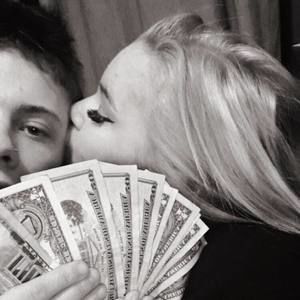 Meet your Posher, Kenzie